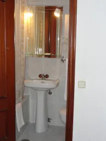 Hostal Fuencarral Kryse - Image 2