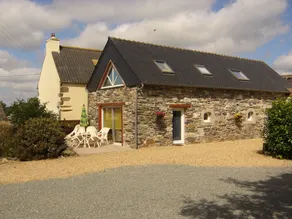 House With 2 Bedrooms in Le Cloître-saint-thégonnec, With Terrace and - Image 2