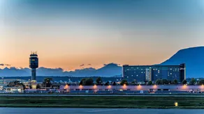 Fairmont Gold at Fairmont Vancouver Airport - Image 4