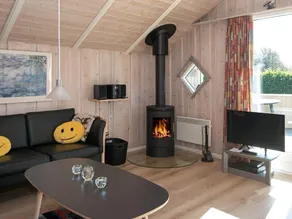 Spacious Holiday Home in Hemmet With Whirlpool - Image 2