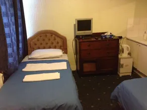 Lenton Lodge Guest House - Image 4