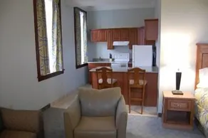 Marina Inn & Suites - Image 5