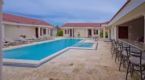 Privacy and Comfort Luxury 6 Bedroom Villa - Image 3