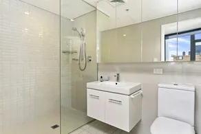 Vibrant Inner City Apartment - SHIL2 - Image 5