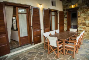 2AG252-House with a pool in Andros - Image 3