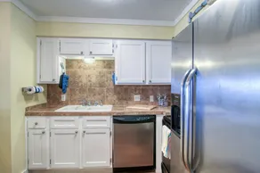 Ray's Retreat - 2 Br Condo - Image 2