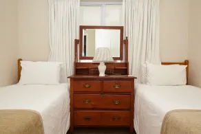 Windsor Apartments - Image 2