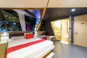 U Hotel - Image 2
