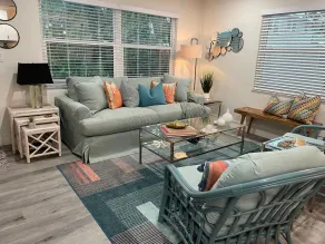 Pineapple Bungalow - Image 5