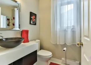 Stunning 2-bed House in Gatineau - Image 2