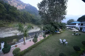 Ezzenza Mahayana Resort & Spa - Image 2