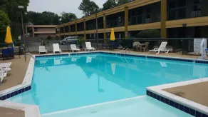 Days Inn by Wyndham Attalla - Image 4