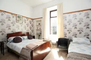Pilmuir Street Guest House - Image 2