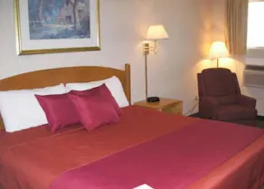 Red Carpet Motel - Image 4