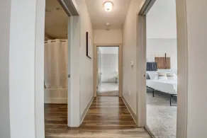 Frontdesk 2 BR Apt by Indianapolis Art Center - Image 5