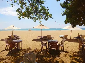 Full Moon Resort - Image 5