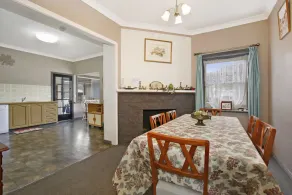 Le Chateau - Centrally Located - Image 2