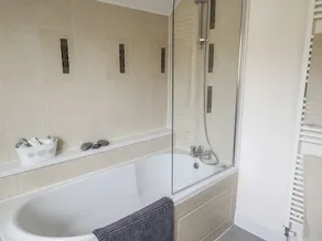 27 Berries Avenue - Image 3