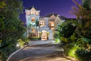 Hectors House Blue Sky Luxury - Image 4