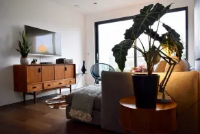 Contemporary 1 Bedroom Flat With Stunning London View - Image 2