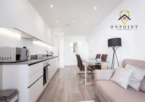 Fantastic 1 Bedroom Apt with PARKING - Image 2