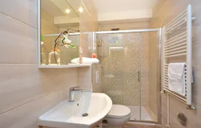 Beautiful Home in Split With Wifi and 3 Bedrooms - Image 2