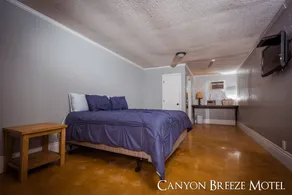 Canyon Breeze Motel - Image 2