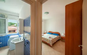 Stunning Apartment in la Maddalena With 1 Bedrooms - Image 4