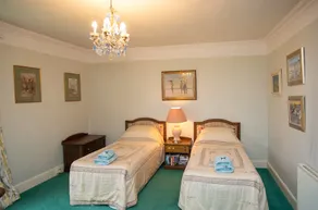 The Ostrich Hotel - Image 4