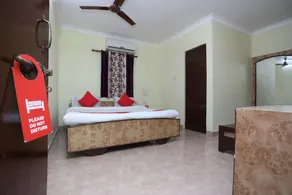 Hotel Raj Mahal By OYO Rooms - Image 3