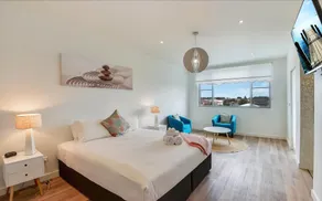 Magnificent Beach House - Image 2