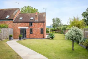 Cotswold Barn Conversion With Private Hot Tub - Image 3