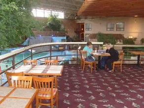 TownHouse Hotel Grand Forks - Image 4
