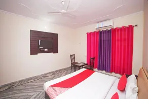 Hotel Mohan Palace by OYO Rooms - Image 2