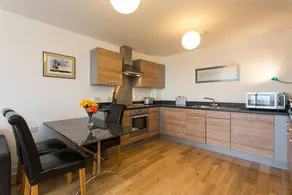 Magnificent 1BR in Historical Greenwich - Image 4