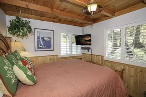 Grizzly Bear - Cozy 1 Bedroom, Couples, Hot Tub, Fenced Yard - Image 3