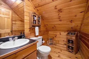 Hilltop Hideaway - Endearing Mountain Cabin With Hot tub Foosball pet Friendly - Image 4