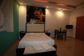 Liverpool Hotel & Motel - Image 3
