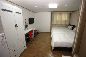 Stay Seoul - Image 3