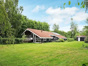 Spacious Holiday Home in Hornbæk on Large Plot - Image 5