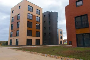 Livestay - 2 Bed Apartment Free Parking Heathrow - Image 4