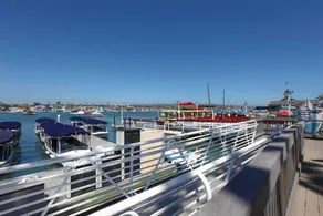 B3 Large Contemporary Studio Steps From Beach With AC - Image 4