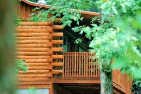 Lake Forest Luxury Log Cabins - Image 5