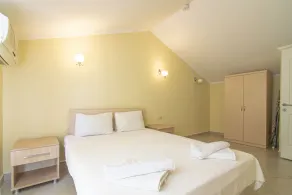 Aqua Apartments - Image 2