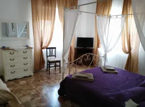 B&B New Camelot - Image 4