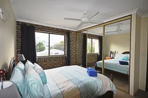 Sands Court on Boyd, Top floor 2 bedroom unit, seconds from the beach! - Image 3
