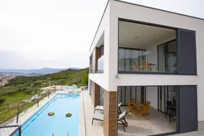 Royal Villa 2 - Image 4