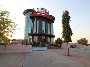 Hotel Grand Tara by OYO Rooms - Image 4
