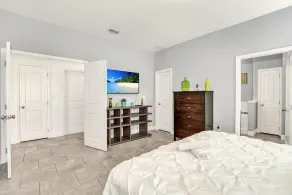 5BR Luxury Family Home - Pool BBQ and Netflix - Image 3