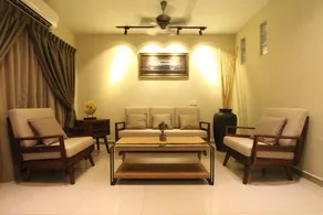 Susan's Impressive Home - Image 2